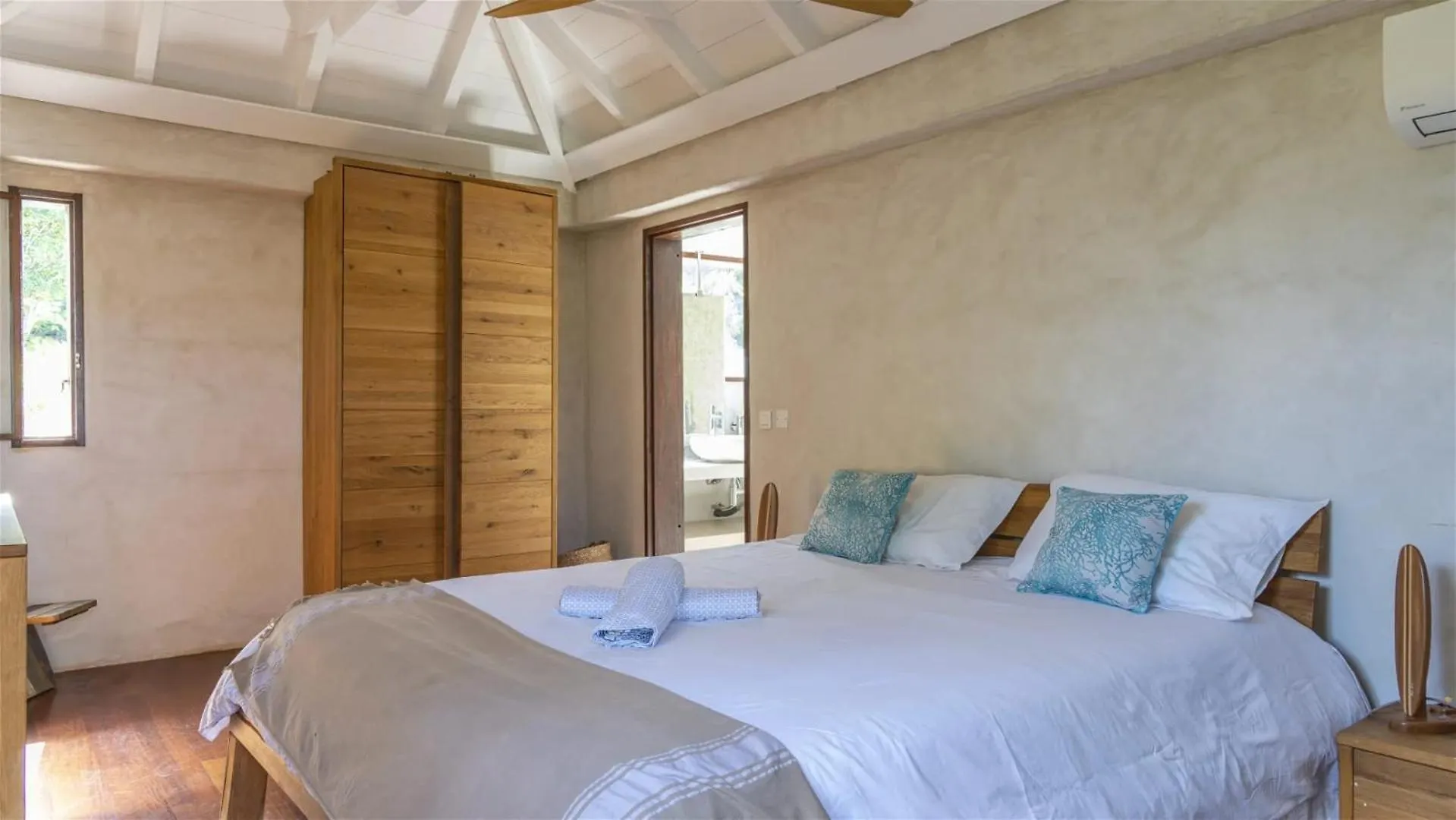 Grand-Cul-De-Sac Lagoon Retreat With Pool Marigot